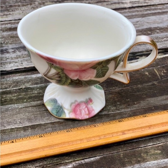 3 piece Tea Set, Vanity Set Burton + Burton Romantic Rose Desk Organizer - Picture 8 of 10